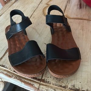 New cushion sandals